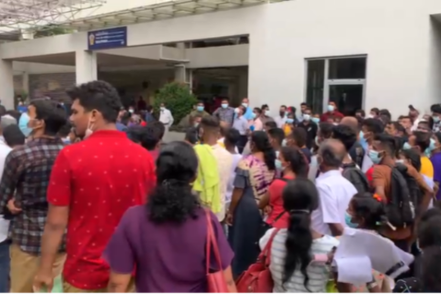 குடிவரவு மற்றும் குடியகல்வு திணைக்களத்தில் பதற்ற நிலை