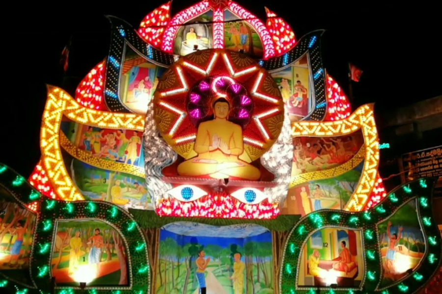 பாரிய நெருக்கடியிலும் வெசாக் கொண்டாட்டத்திற்கு தயாராகும் நாடு!