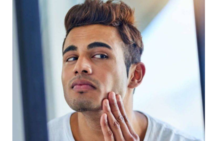 ஆண்களே உங்களது முகத்தில் வடியும் எண்ணை தன்மையை போக்க சரியான தீர்வு!