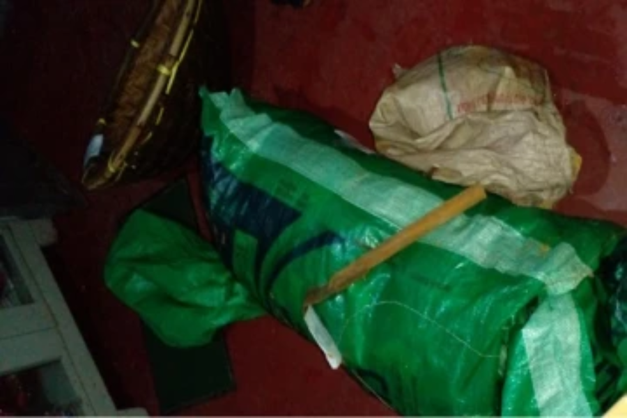 சட்டவிரோத மாணிக்க கல் அகழ்வில் ஈடுபட்ட நால்வர் கைது!