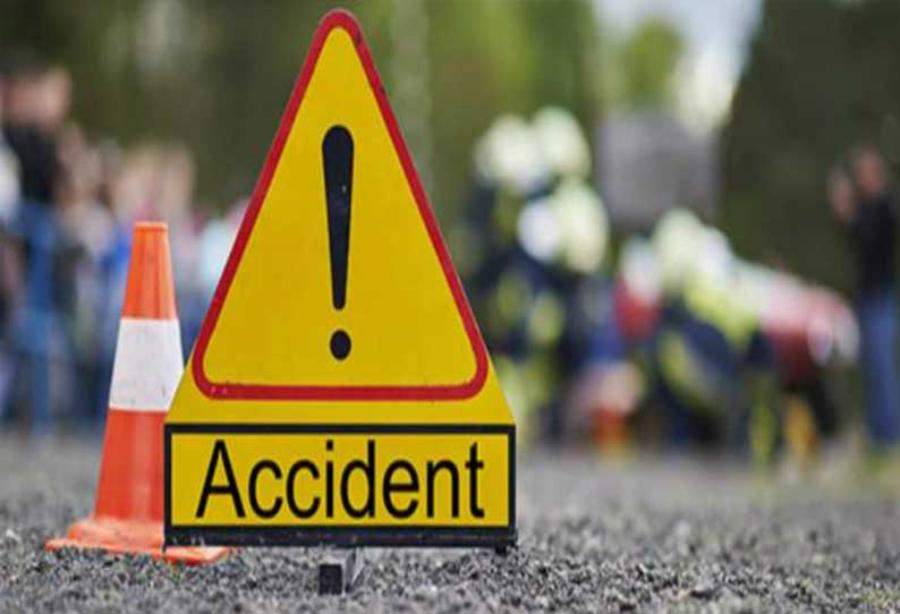 யாழ் சாவகச்சேரி வைத்தியசாலைக்கு முன்பாக இடம்பெற்ற விபத்தில் பாடசாலை அதிபர் உயிரிழந்தார்