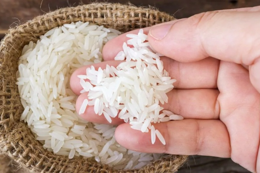 அரசி தட்டுப்பாடு என போலியான செய்தியை பரப்பி விலையை அதிகரிக்க திட்டம்