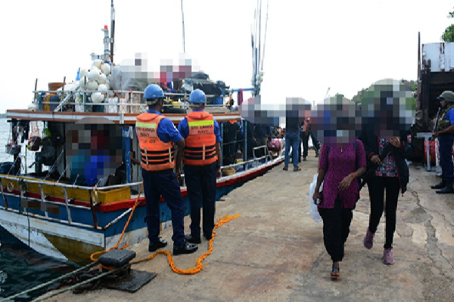 கடல் வழியாக வெளிநாடு செல்ல முற்ப்பட்ட பலர் கைது!