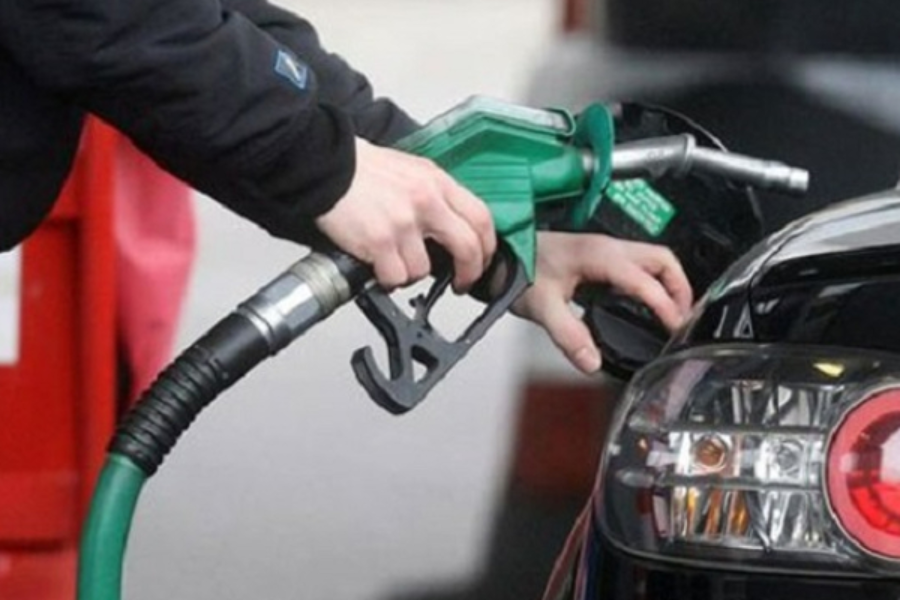 எரிபொருள் விலை  100 ரூபாவினால் அதிகரிக்கப்படலாம் – ஐக்கிய தொழிற்சங்க கூட்டமைப்பு