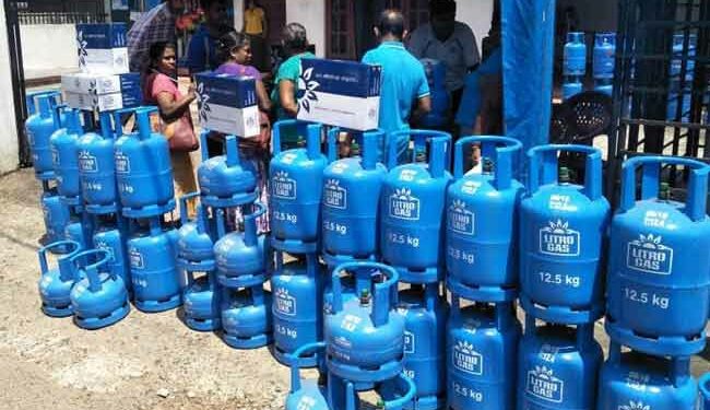 எரிவாயு பற்றாக்குறையால் உணவங்களிற்கு பூட்டு!