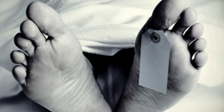 மண்வெட்டியால் தந்தையை அடித்து கொன்ற மகன்