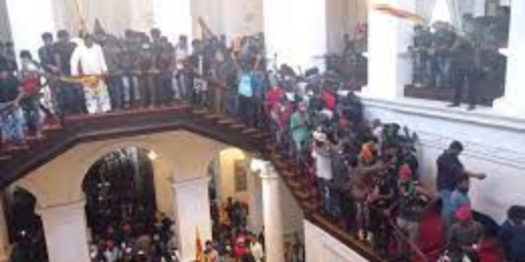 பாதுகாப்பற்ற இடமாக மாறிய இலங்கை  ஜனாதிபதி  மாளிகை