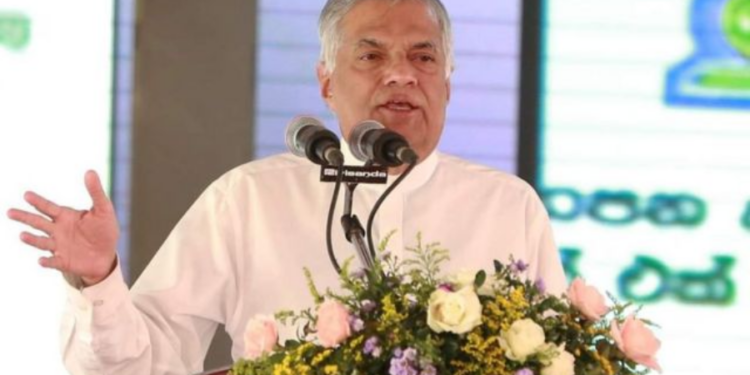 ருவான் விஜேவர்தனவை நாடாளுமன்ற உறுப்பினராக கொண்டு வர பாடுபடும் ரணில்!