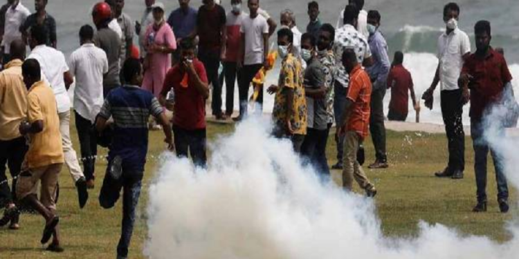 நாட்டில்  இடம்பெற்ற வன்முறை சம்பவங்கள் குறித்து கடுமையாக ஆராயும் ஜனாதிபதி  ரணில்!