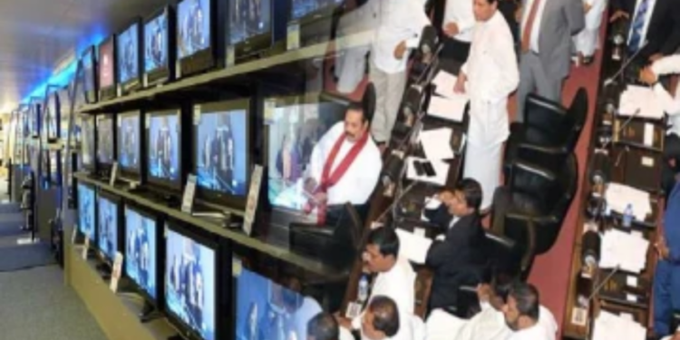 நாடாளுமன்ற உறுப்பினர்களை அச்சுறுத்தும் வகையில் செயற்ப்பட்டவர்களுக்கு எதிராக விசாரணை மேற்கொள்ளும் பொலிசார்!