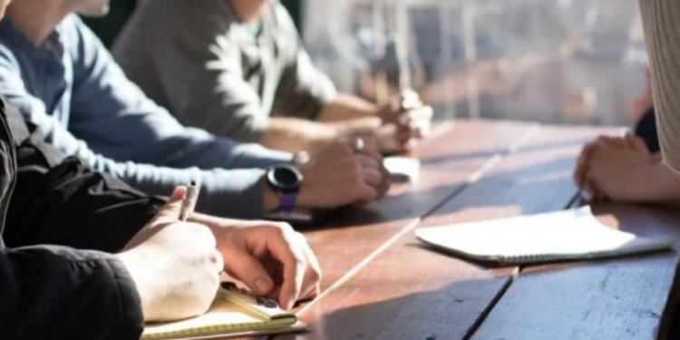 சுவிட்சர்லாந்தில் கோடை விடுமுறையில்  வேலை தேடுவோருக்கு வெளியான மகிழ்ச்சியான செய்தி !