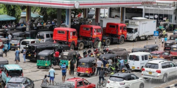 யாழ் மாவட்டத்திற்கான  எரிபொருள் விநியோகம் குறித்து ஆலோசனை!