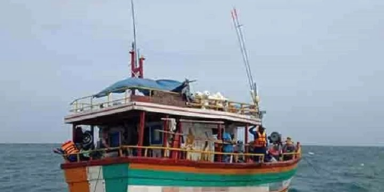 இலங்கையில் இருந்து சட்டவிரோதமாக அவுஸ்ரேலியா சென்றவர்களை கைது செய்த அவுஸ்ரேலியா அரசு!