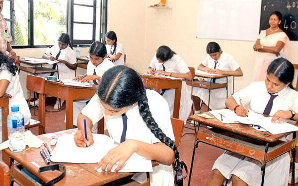 உயர்தர பரீட்சைக்கு தோற்றும் மாணவர்களுக்கு 80 வீத பாடசாலை வருகை அவசியம்