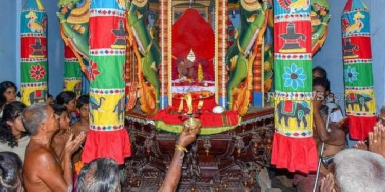 நாளை ஆரம்பமாக இருக்கும் நல்லூர் திருவிழாவிற்கான கொடிச்சீலை கையளிக்கும் நிகழ்வு இன்று நடைபெற்றது!