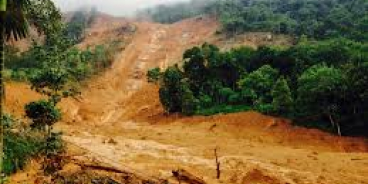 மண்சரிவு தொடர்பில் பொதுமக்களுக்கு விடுக்கப்பட்டுள்ள எச்சரிக்கை!