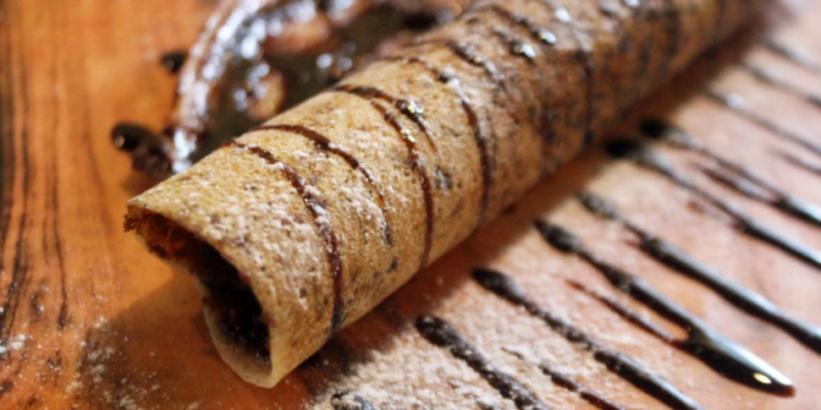 மொறு மொறு என சுவைக்க ஏற்ற சாக்லேட் தோசை