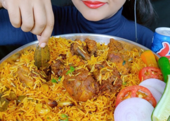 ஆசையாய் கோழிபிரியாணி வாங்கிய நபருக்கு காத்திருந்த அதிர்ச்சி!