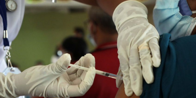 நான்காவது கொரோனோ தடுப்பூசியை பெற்றுக் கொள்ளுமாறு கோரிக்கை!