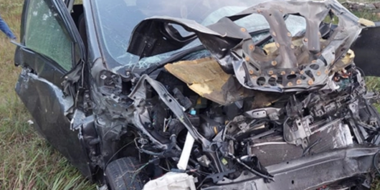 நோயாளி ஒருவரை ஏற்றி சென்ற மகிழுந்து விபத்திற்குள்ளானது!