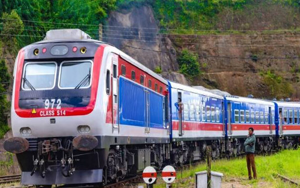 கொழும்பிலிருந்து பதுளை வரை புகையிரத சேவை ஆரம்பம்