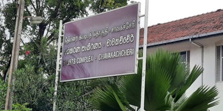 சாவகச்சேரி நீதிமன்றில் இருந்து இருவர் தப்பி ஓட்டம்!