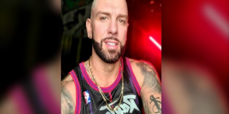 பிரபல ராப் இசைக் கலைஞர் கத்தி குத்திற்கு இலக்காகி உயிரிழப்பு!