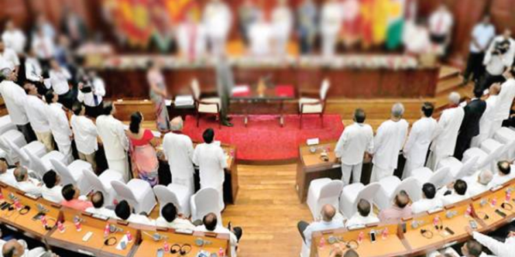 புதிய பிரதமர் ஒருவரை நியமிப்பதற்கு ஆதரவு  கோரும் ஶ்ரீலங்கா பொதுஜன முன்னணி