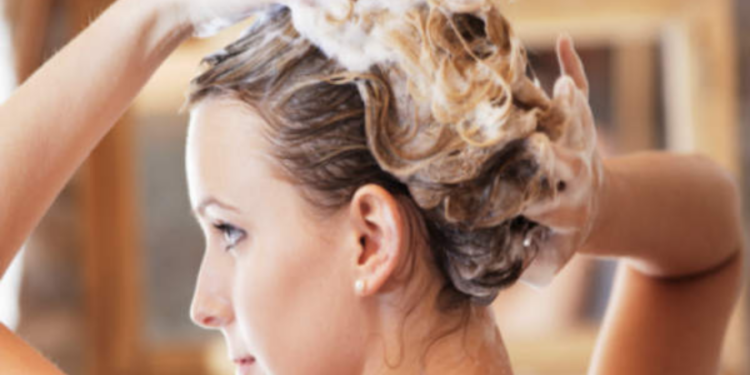 தினமும் ஷாம்பூ பயன்படுத்தலாமா?