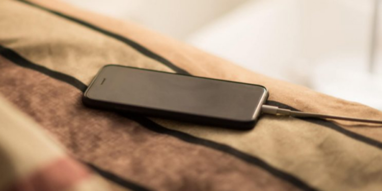 இந்தியாவில் செல்போன் வெடித்ததில் எட்டு மாத குழந்தை உயிரிழப்பு!