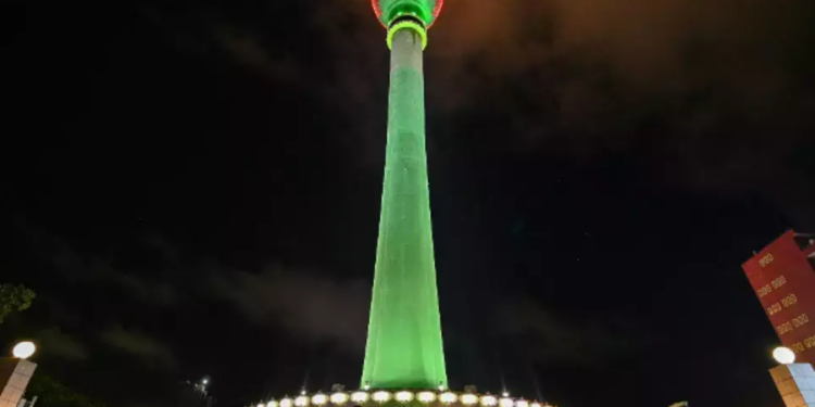 கொழும்பு தாமரை கோபுரத்தினால் இலங்கைக்கு கிடைத்துள்ள வருமானம் எவ்வளவு தெரியுமா?