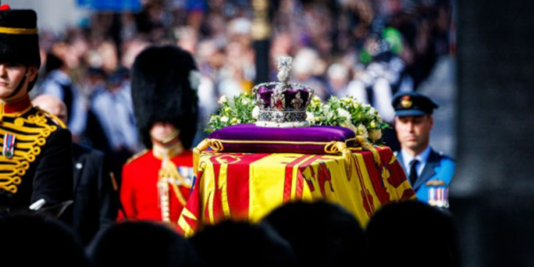 பிரித்தானிய ராணியின் உடல் அடக்கம் செய்யப்பட்டது!