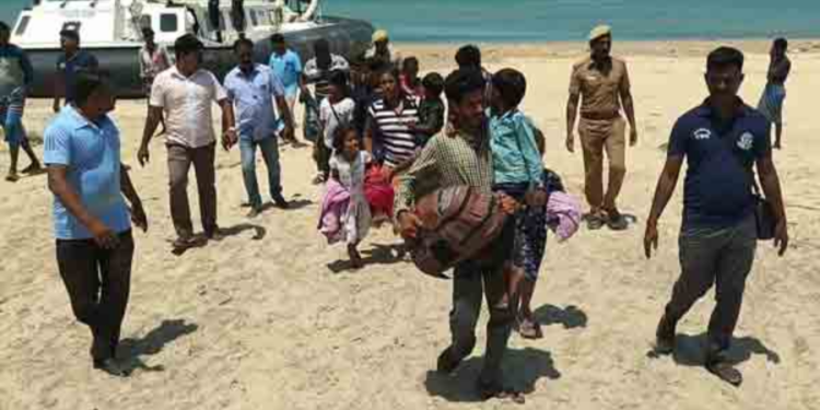 மேலும் 12 இலங்கையர்கள்உணவின்றி குழந்தைகளுடன் இந்தியாவில்  தஞ்சமடைந்தனர்!