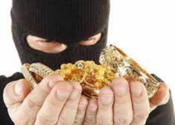 கிளிநொச்சியில் வீடு புகுந்து கொள்ளை!