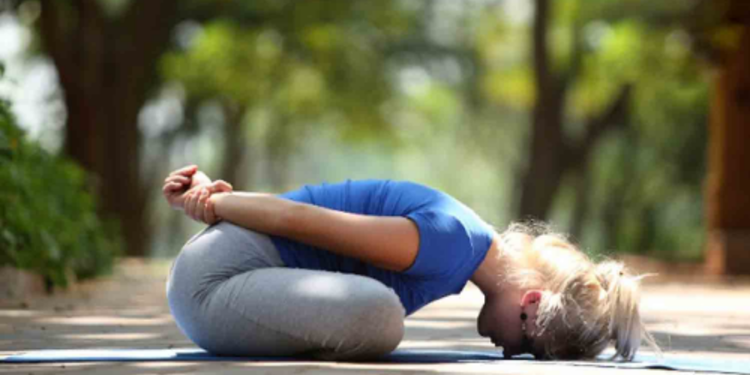 தொப்பையை குறைக்க உதவும் ஆசனம்