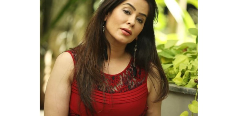 தவறான லிங்க் மூலம் மார்பிங் போட்டோ லீக் கதறும் விஜய் டீவி சீரியல் நடிகை