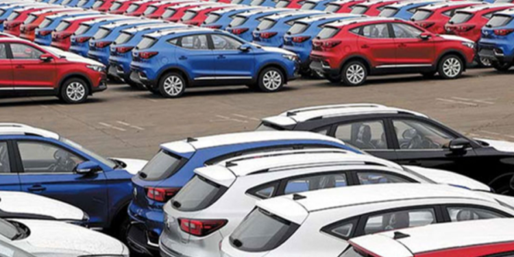 நாட்டில் வாகனங்களின் விற்பனையில் பெருமளவு வீழ்ச்சி!