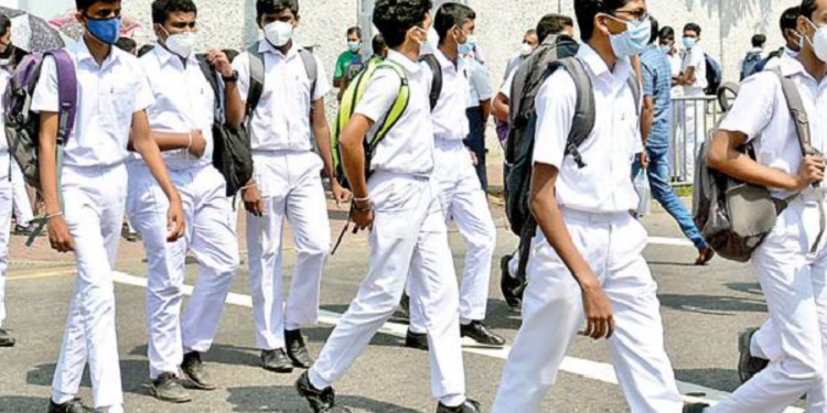 பிரபல பாடசாலை மாணவர்களுக்கு இடையில் மோதல்!