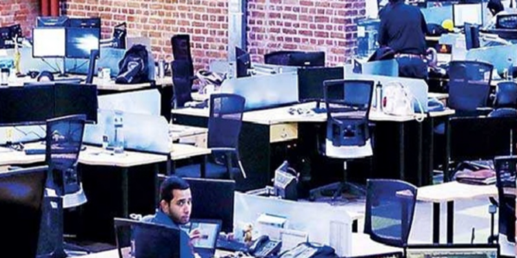 நாட்டைவிட்டு வெளியேறும் தொழிநுட்பவியலாளர்கள்