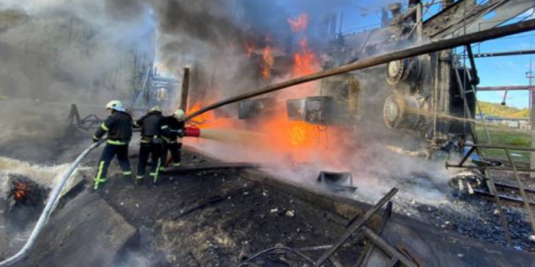 உக்ரைன் மின் உற்பத்தி மீது ஏவுகணை வீசிய ரஷ்யா!