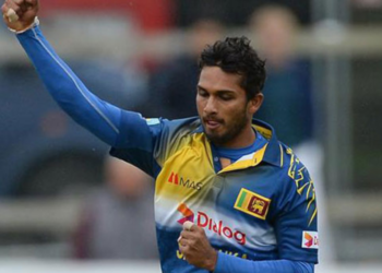 இருபதுக்கு 20 ஆசிய கிண்ணக் கிரிக்கெட் தொடரின் முதலாவது போட்டியின் நாணய சுழற்சியில் வெற்றிபெற்ற இலங்கை அணி