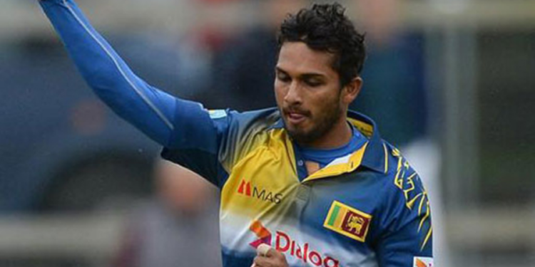 இருபதுக்கு 20 ஆசிய கிண்ணக் கிரிக்கெட் தொடரின் முதலாவது போட்டியின் நாணய சுழற்சியில் வெற்றிபெற்ற இலங்கை அணி