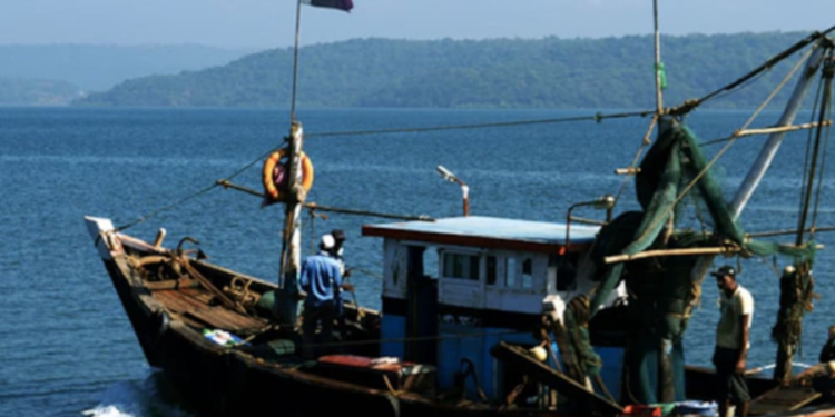சர்வதேச கடற்பரப்பில் இந்திய மீனவர்கள் மீது கொலைவெறி தாக்குதல்!