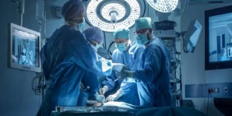 தனியார் வைத்தியசாலைகளில் சத்திரசிகிச்சை அரங்குகளை வாடகைக்கு எடுக்குமாறு பணிப்புரை விடுத்துள்ள ஜனாதிபதி!