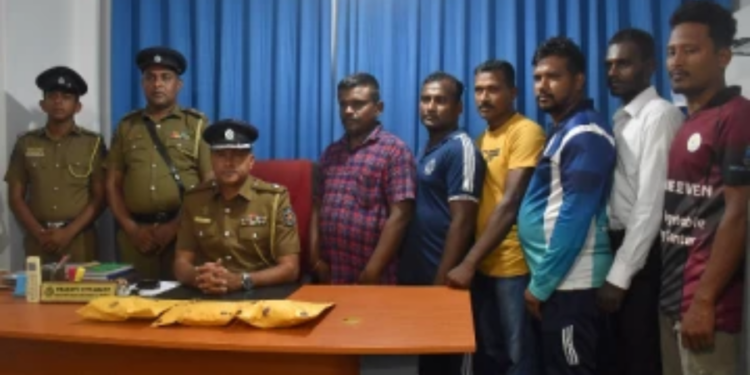 பொலிசார் மேற்கொண்ட சுற்றிவளைப்பில் பெண்கள் உட்பட பலர் கைது!