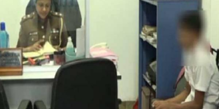 நான்கு வருடங்களாக கொடூரமாக தாக்கப்பட்டு சித்திரவதைக்கு உள்ளாக்கப்பட்ட 15 வயது சிறுவன்!