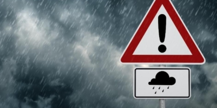 அதிகரித்த மழை  வீழ்ச்சி காரணமாக பொது மக்களுக்கு விடுக்கப்பட்டுள்ள எச்சரிக்கை!