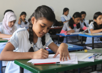 ஆசிரியர் பற்றாக்குறையால் பாதிக்கப்பட்டுள்ள பாடசாலை மாணவர்கள்