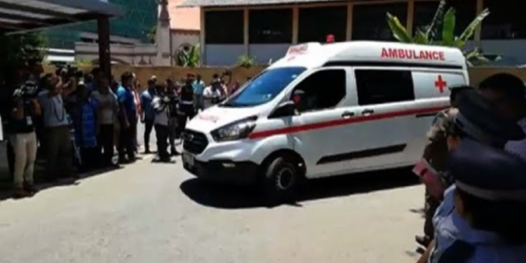 திடீரென வைத்தியசாலையில் அனுமதிக்கப்பட்ட கிழக்கு பல்கலைக்கழக மாணவர்கள்