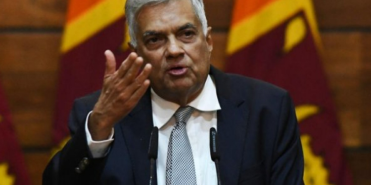 நாட்டின் ஒன்பது மாகாணங்களுக்கும் புதிய ஆளுநர்களை நியமிக்க ஆலோசனை!